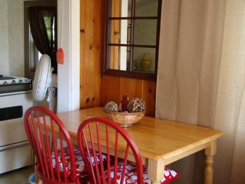 Bay Leaf Cottages Bistro Lincolnville Compare Deals