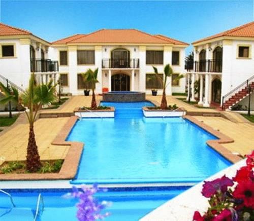 Hotel Serena Dream La Compare Deals