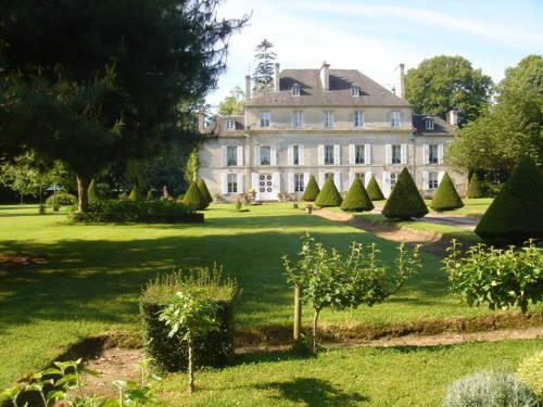 Chateau De Goville Le Breuil-en-Bessin - Compare Deals