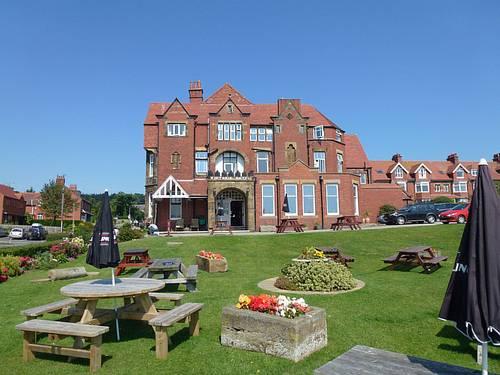 Victoria Hotel-Robin Hood's Bay - Compare Deals