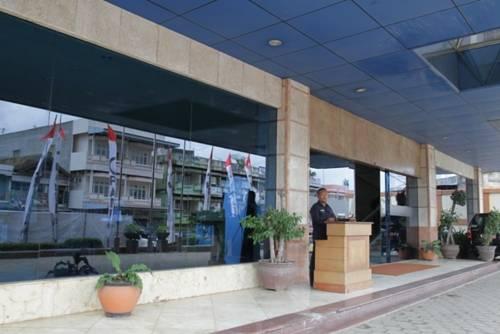 Grand Hotel Jambi - Compare Deals