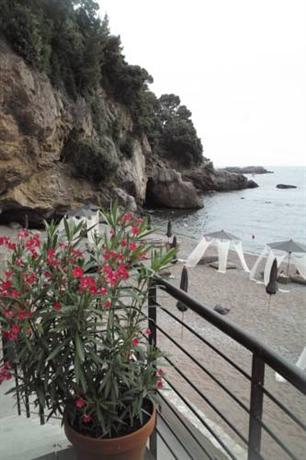 Eco Del Mare Lerici Compare Deals