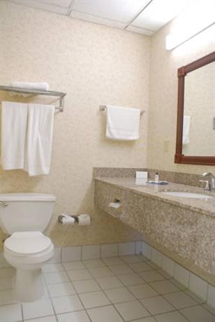 Quality Inn Raritan Center Fords