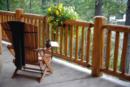 Snow Creek Lodge And Cabins Fernie Compare Deals