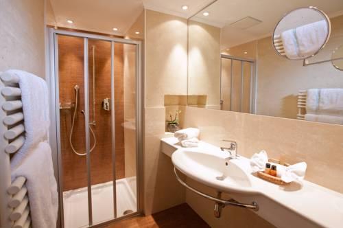 Hotel Haus Homann Samnaun Compare Deals