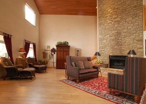 Quality Inn Nashville Indiana Compare Deals