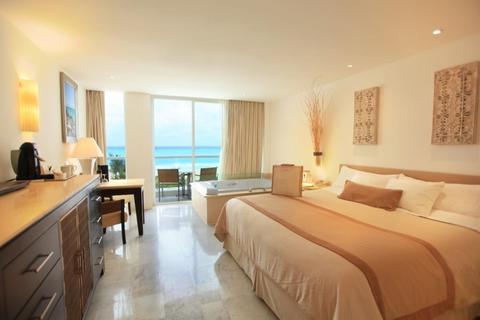 Playacar Palace