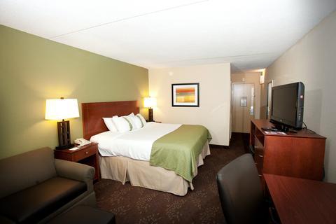 Holiday Inn Fairmont Compare Deals