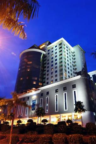 Grand BlueWave Hotel Johor Bahru - Compare Deals