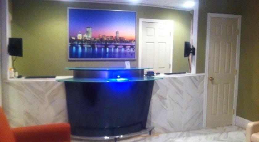 Boston Universal Hotel Hostel Chelsea Compare Deals