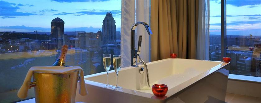 Radisson Blu Hotel Sandton Johannesburg Compare Deals - 