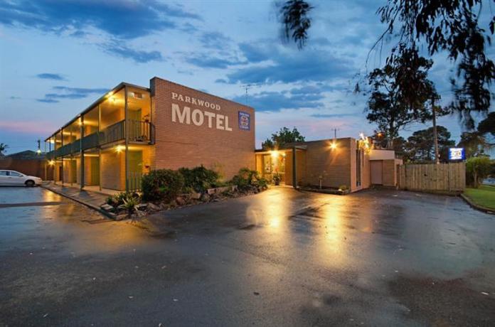 Parkwood Motel & Apartments