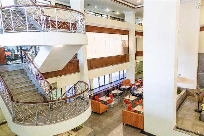 Omni Tower Syncate Suites Hotel Bangkok - Compare Deals