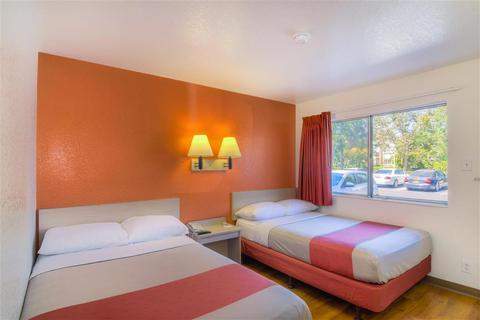 Motel 6 Los Angeles Sylmar Compare Deals - 