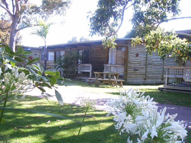 Lazy Acre Log Cabins Lakes Entrance Compare Deals