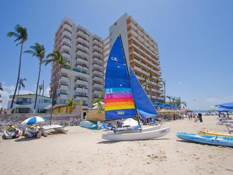 Las Flores Beach Resort