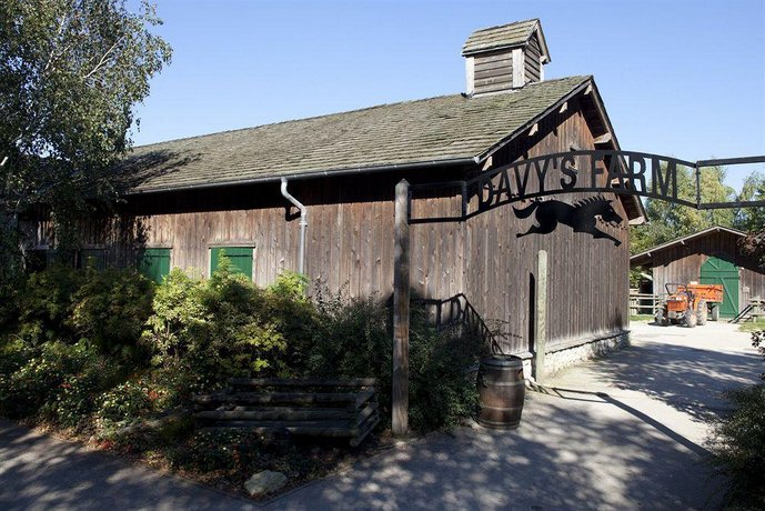 Disney S Davy Crockett Ranch Marne La Vallee Compare Deals