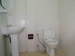 Phuket Guest Friendly Hotels - Pineapple Guesthouse