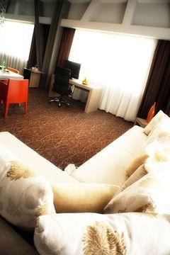 West City Hotel Floresti