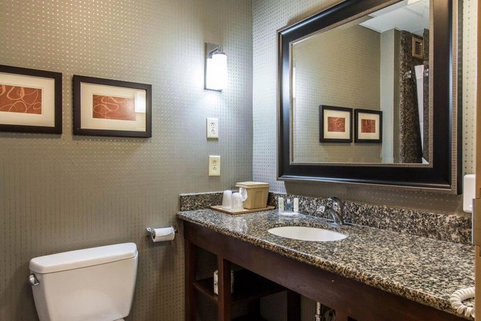 Comfort Suites Smyrna Compare Deals