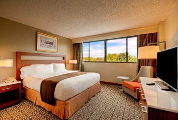 Doubletree Suites By Hilton Seattle Airport Southcenter Compare