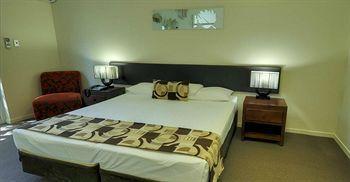 Sarayi Boutique Hotel Cairns Compare Deals - 