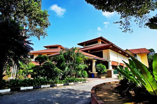 Suria Cherating Beach Resort, Balok - Compare Deals