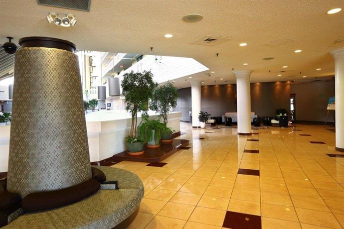 홀리데이 인 토론토 다운타운 센터, Holiday Inn Toronto Downtown Centre