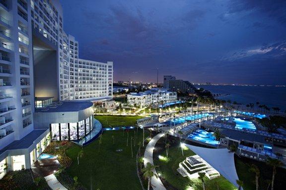 호텔 리우 팰리스 페닌슐라 올 인클루시브, Hotel Riu Palace Peninsula All Inclusive