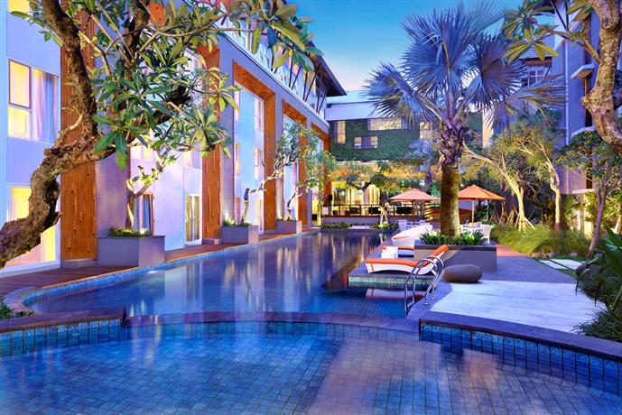 Harris Hotel & Residences Sunset Road, Denpasar - Compare 
