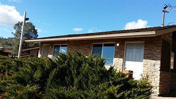 Mountain Trail Lodge And Vacation Rentals Oakhurst Compare Deals