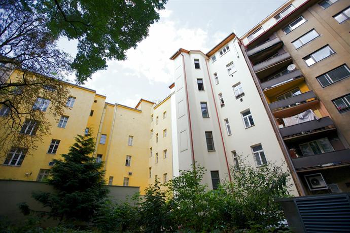 호텔 누아, Hotel Noir