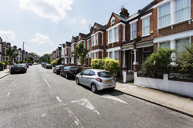 4 Bed Family Home Killyon Road Clapham