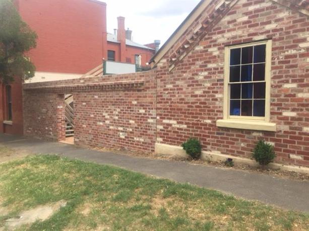 Aarav Cottage Castlemaine Compare Deals
