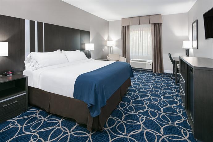 Holiday Inn Express & Suites Houston North IAH Area pare Deals Holiday Inn Express & Suites Houston North IAH Area pare Deals