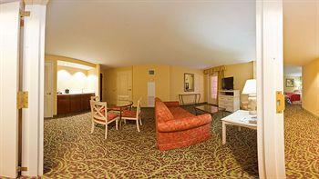 Holiday Inn Chantilly Dulles Expo Airport Compare Deals
