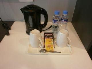 리즈 인, Leez Inn