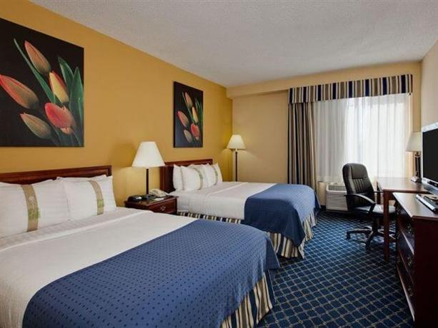 Holiday Inn Hotel Suites Chicago Downtown Compare Deals