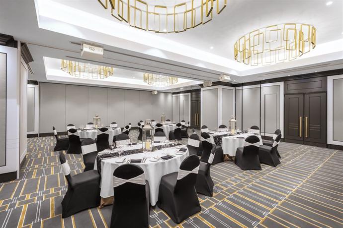 Radisson Blu Plaza Hotel Sydney - Compare Deals