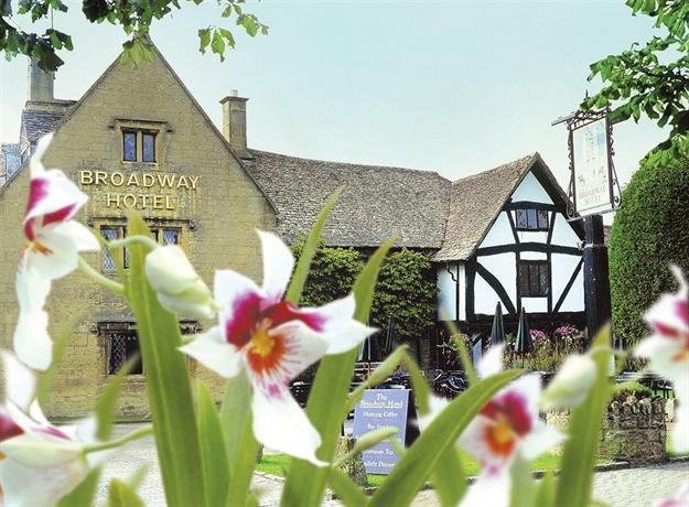 Broadway Hotel