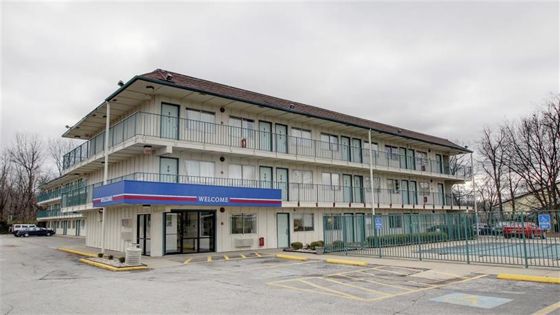 Motel 6 Louisville North Jeffersonville Indiana - Compare Deals