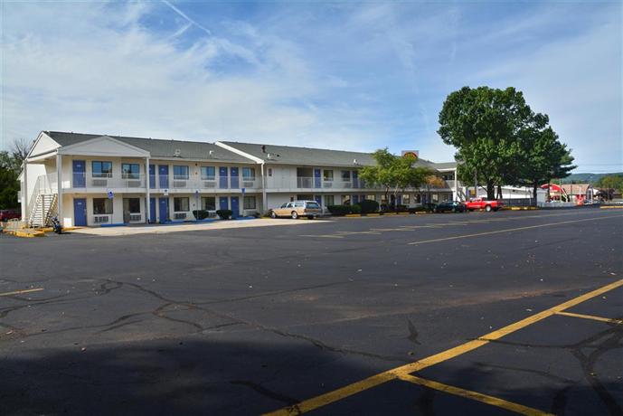 Motel 6 Hartford Southington