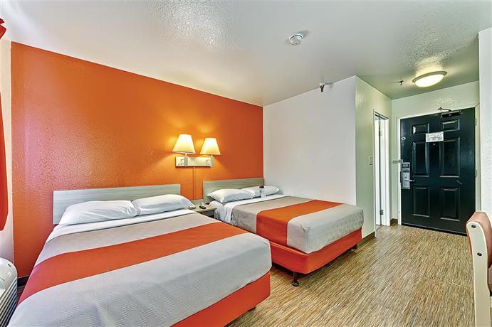 Discount [90% Off] Motel 6 Chicago North Glenview United States | G