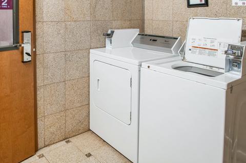 Comfort Suites Roswell Compare Deals
