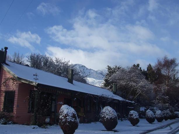 The Old Ferry Hotel Bed & Breakfast, Queenstown - Compare Deals