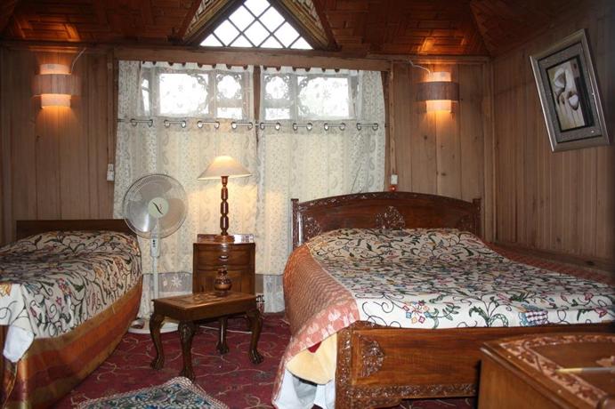 Akbar Group Of Heritage Houseboats Srinagar Compare Deals - 