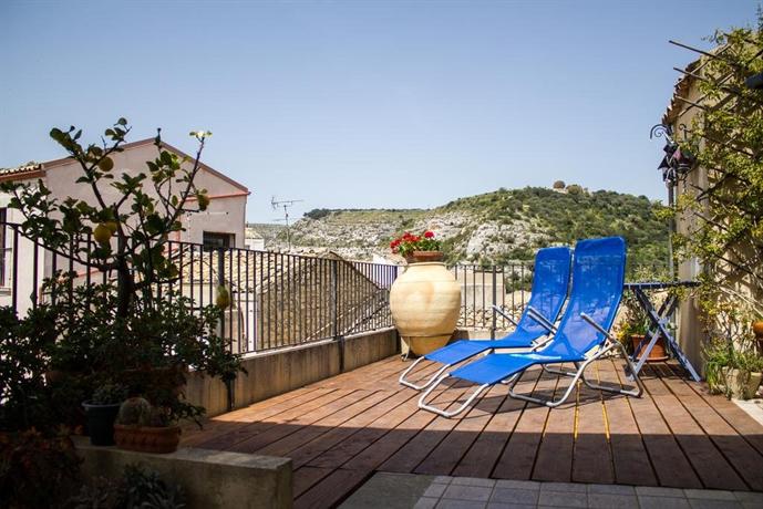 Il giardino di pietra, ragusa compare deals Giardino di pietra