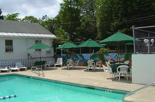 Weirs Beach Motel Cottages Laconia Compare Deals