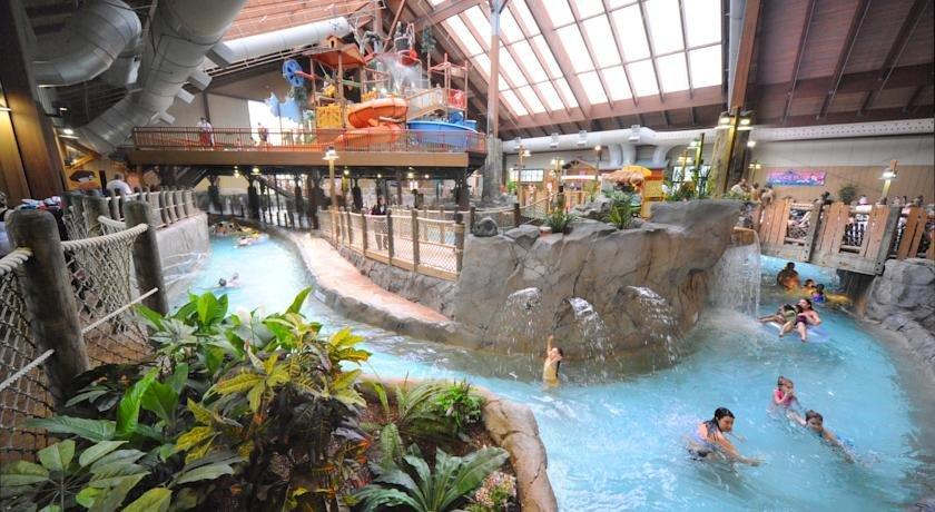 Six Flags Lodge Indoor Waterpark Park Access Included