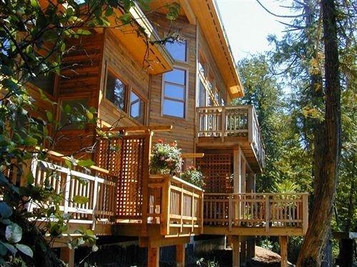 He Tin Kis Lodge Ucluelet Compare Deals
